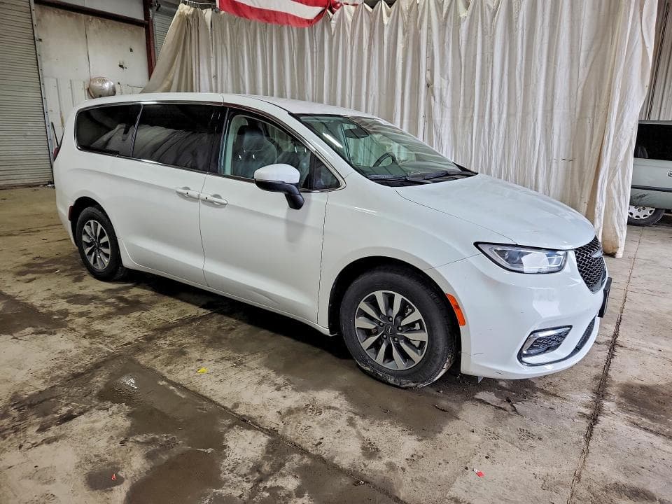 2023 CHRYSLER PACIFICA HYBRID TOURING L 4