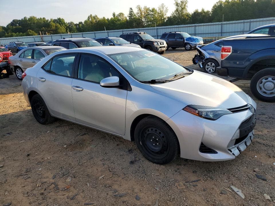 2017 TOYOTA COROLLA LE 4