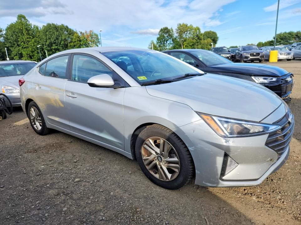 2019 HYUNDAI ELANTRA SEL 4