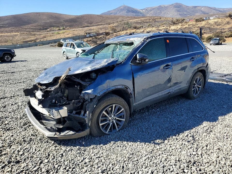 2019 TOYOTA HIGHLANDER XLE