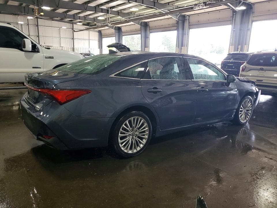 2022 TOYOTA AVALON LIMITED 3
