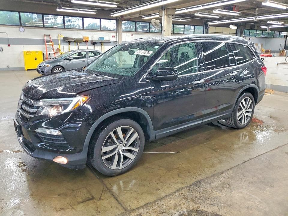 2017 HONDA PILOT TOURING - 1