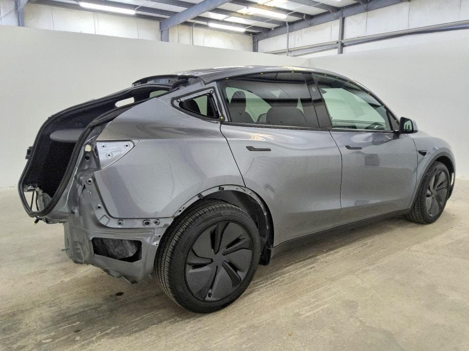 2026 TESLA MODEL Y 3