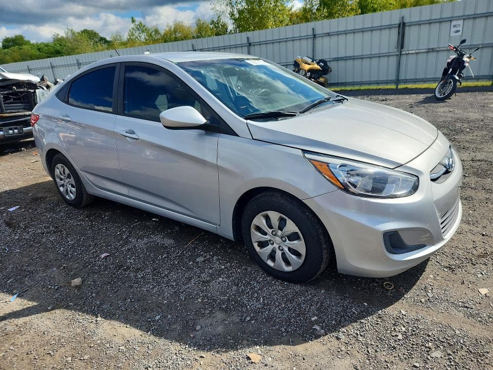 2017 HYUNDAI ACCENT SE 4