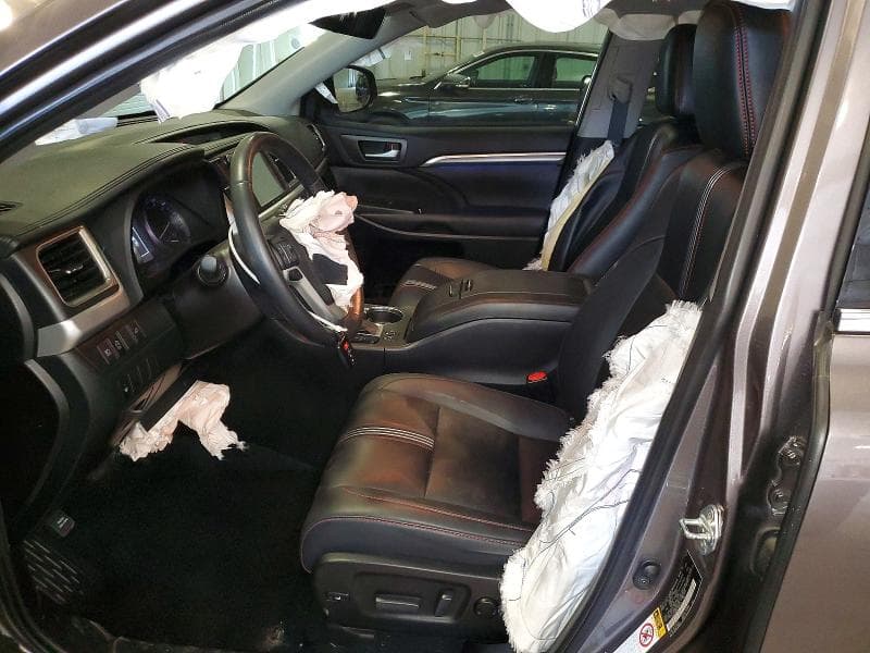 2019 TOYOTA HIGHLANDER SE 7