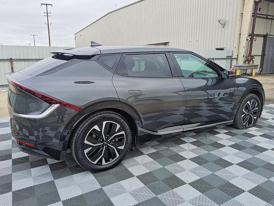 2023 KIA EV6 WIND 3