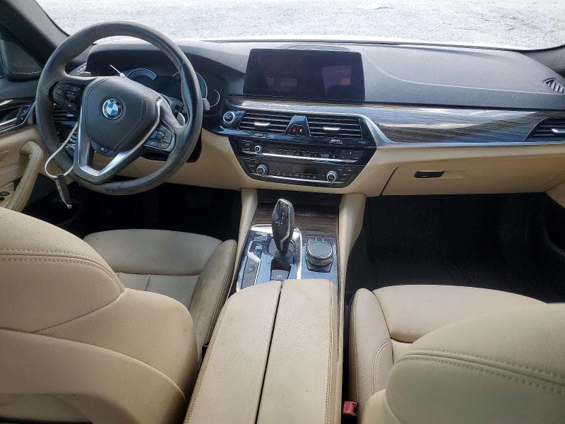 2018 BMW 530E 8