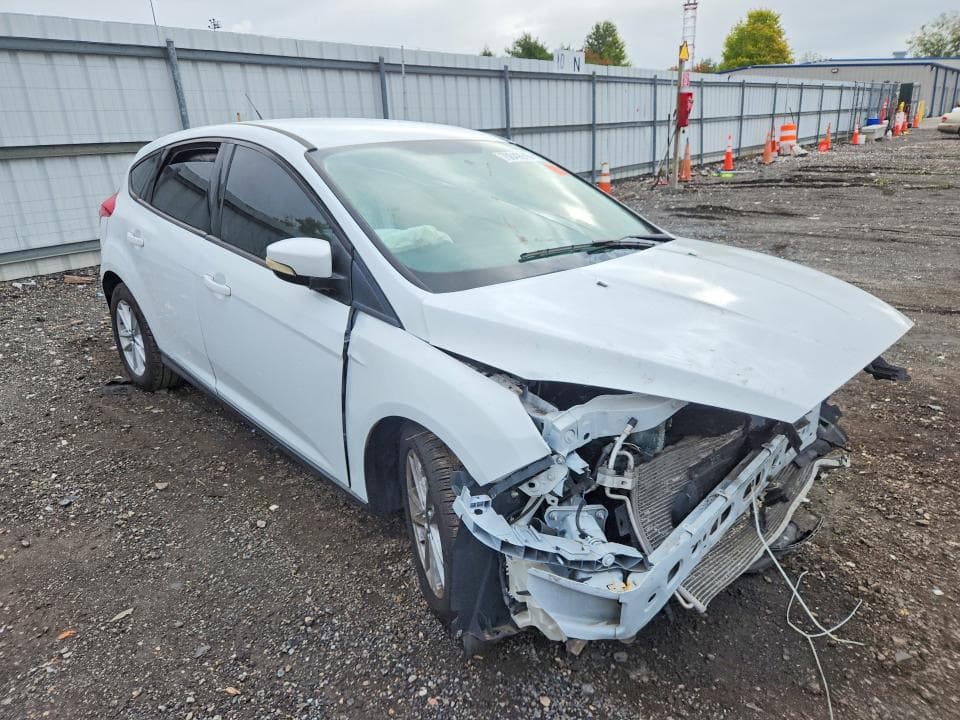 2017 FORD FOCUS SE 4