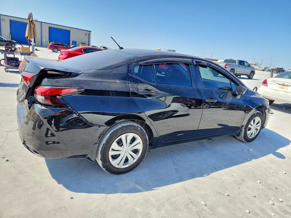 2022 NISSAN VERSA S 3
