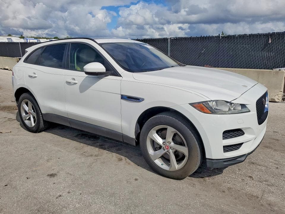 2017 JAGUAR F-PACE PREMIUM 4