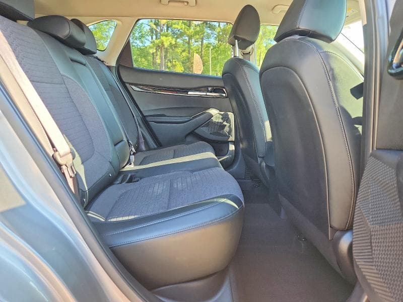 2021 KIA SELTOS S 11