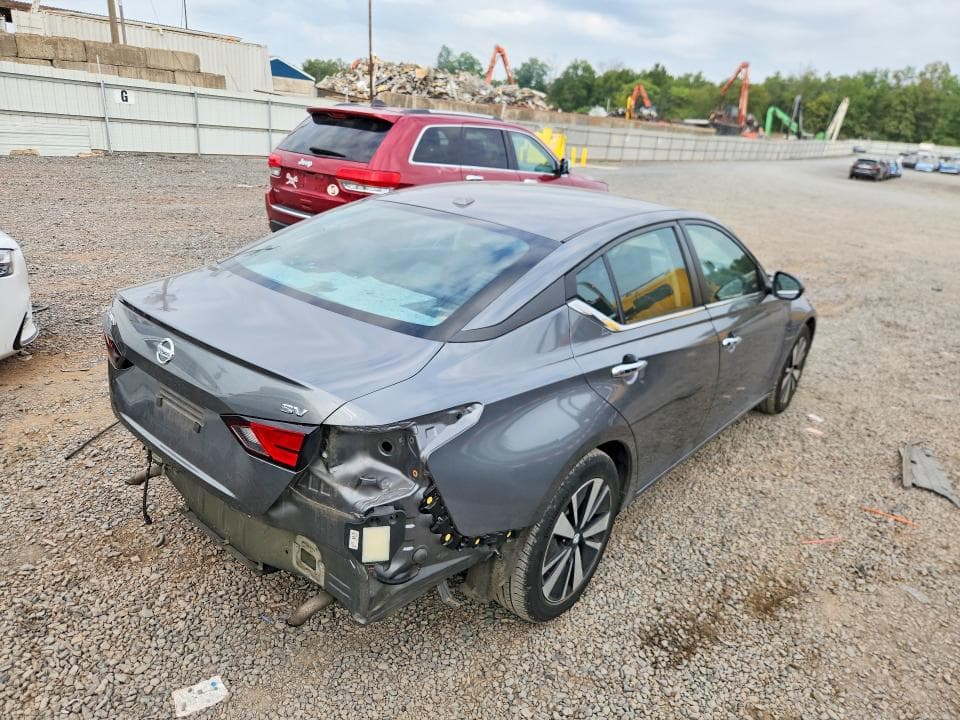 2022 NISSAN ALTIMA SV 3