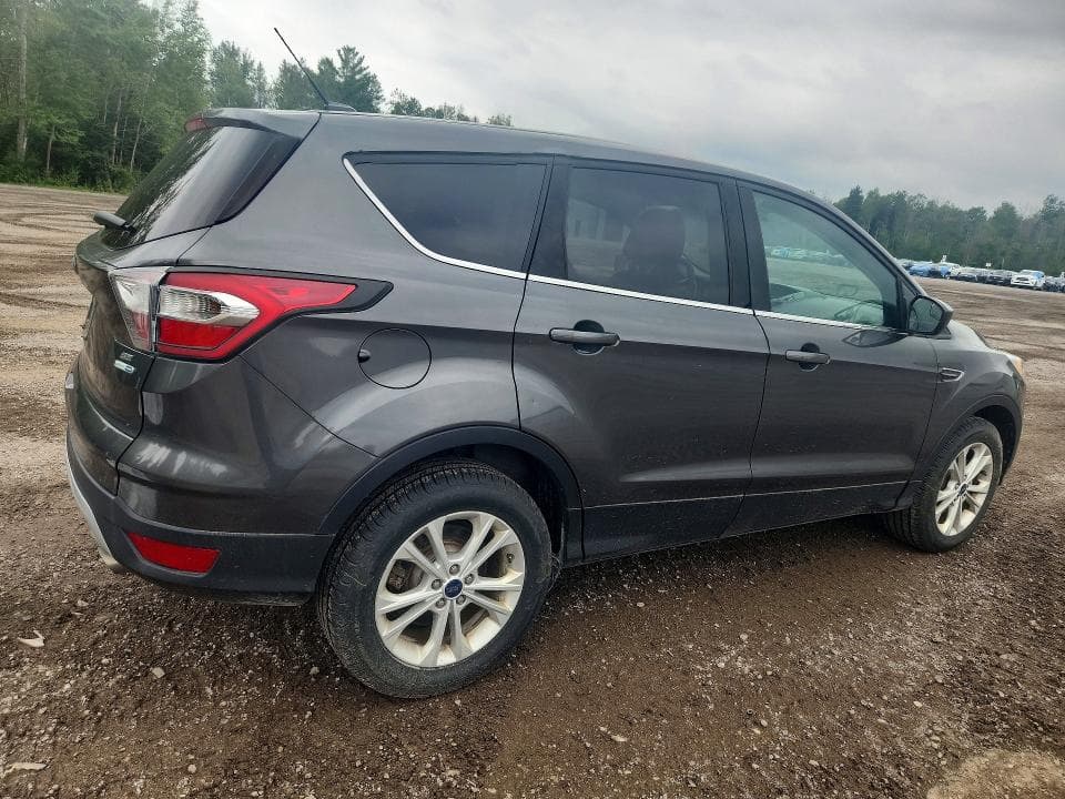 2017 FORD ESCAPE SE 3
