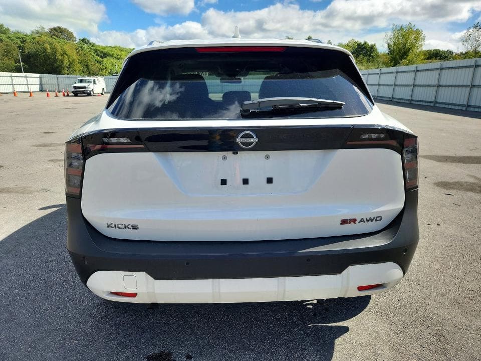 2025 NISSAN KICKS SR 6