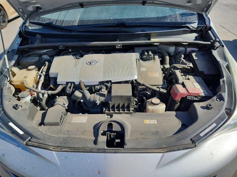 2018 TOYOTA PRIUS FOUR 11