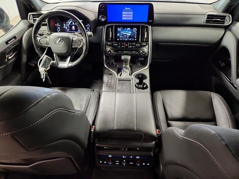 2023 LEXUS LX 600 LUXURY 8