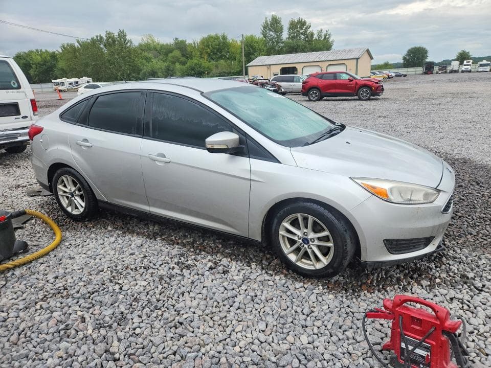 2017 FORD FOCUS SE 4