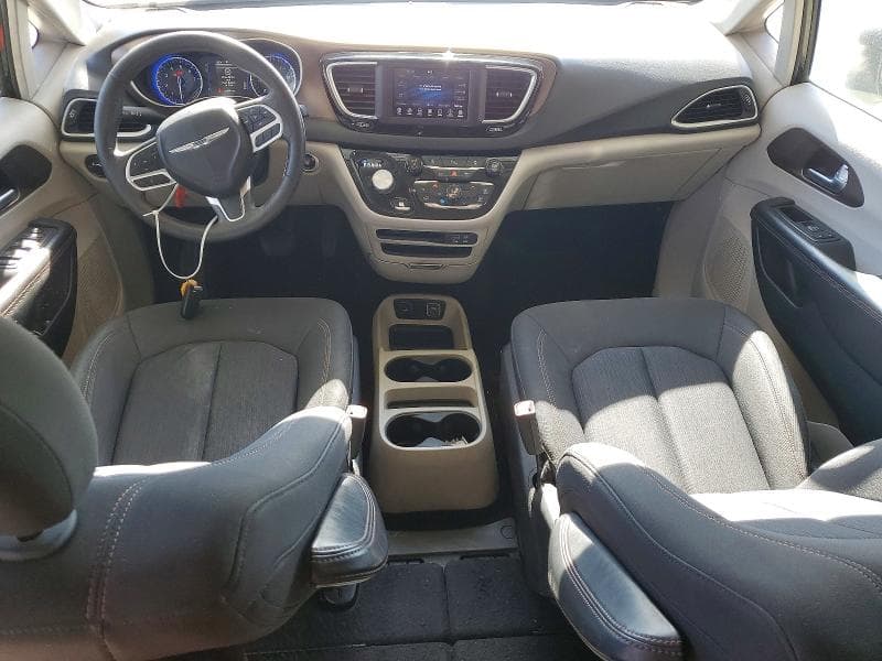 2018 CHRYSLER PACIFICA TOURING 8