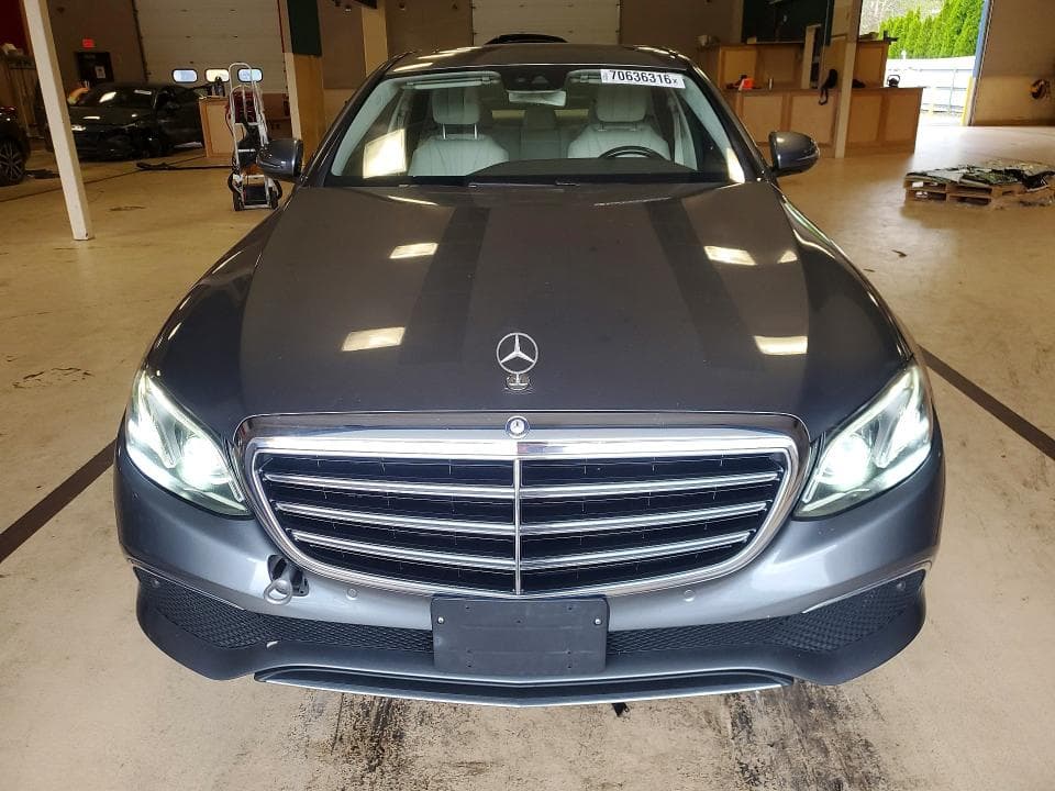 2017 MERCEDES-BENZ E 300 4MATIC 5