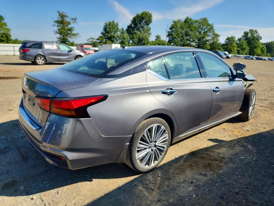 2023 NISSAN ALTIMA SL 3
