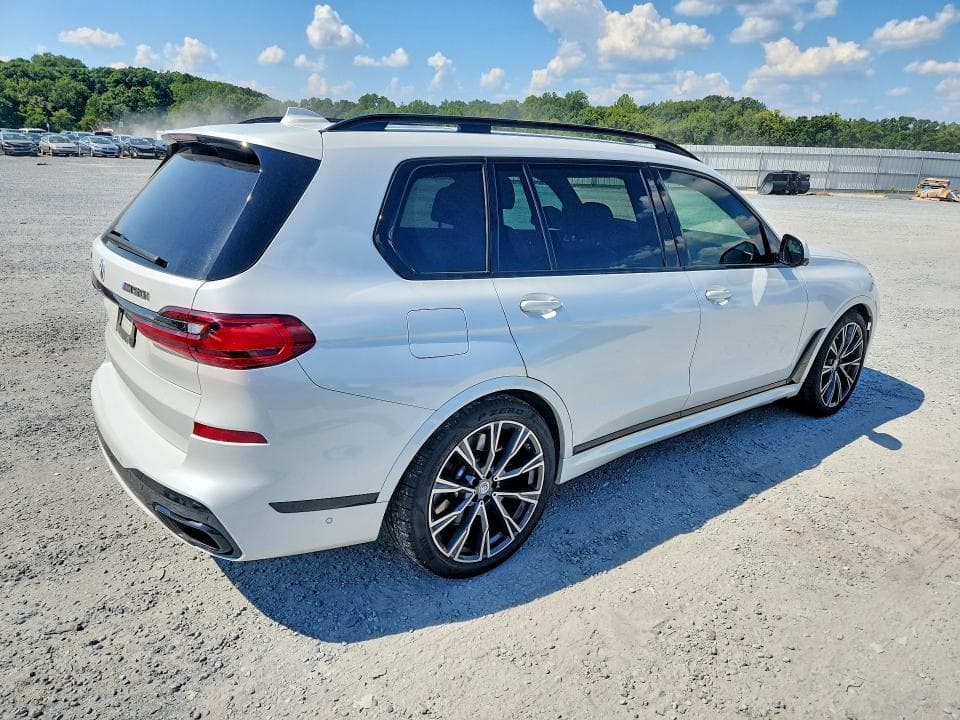 2022 BMW X7 M50I 3