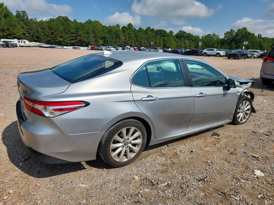 2020 TOYOTA CAMRY LE 3