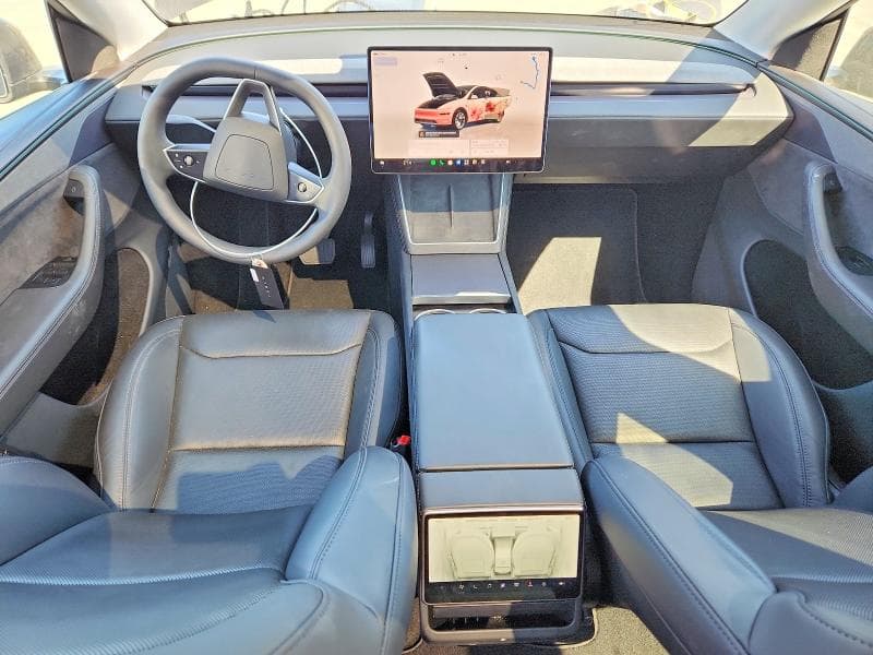 2026 TESLA MODEL Y 8