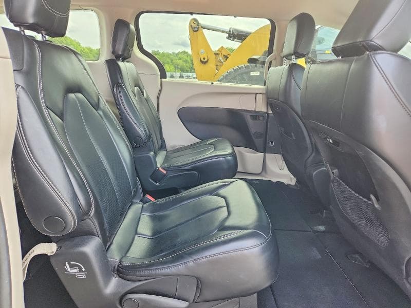 2023 CHRYSLER PACIFICA TOURING L 11