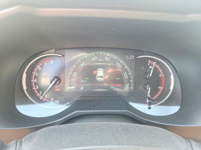 2024 TOYOTA RAV4 XLE 9