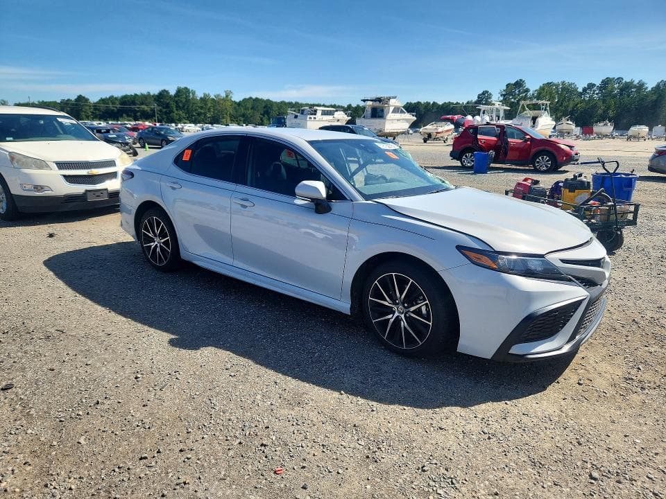 2024 TOYOTA CAMRY SE 4