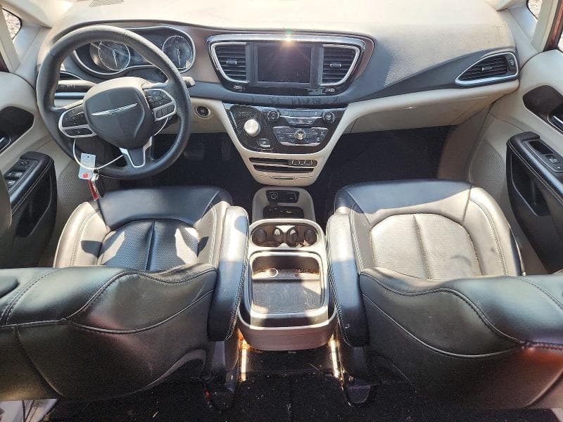 2021 CHRYSLER VOYAGER LXI 8