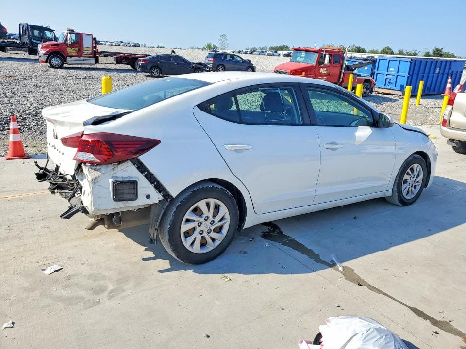 2019 HYUNDAI ELANTRA SE 3