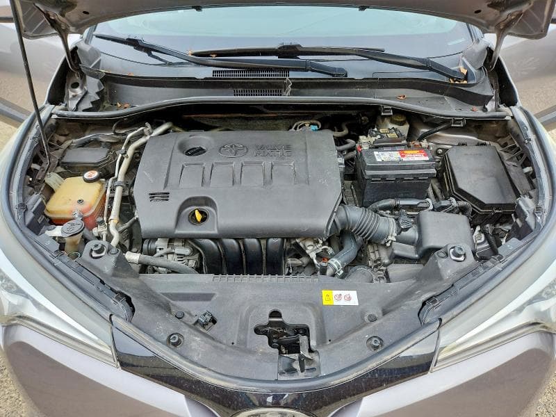 2019 TOYOTA C-HR LE 12