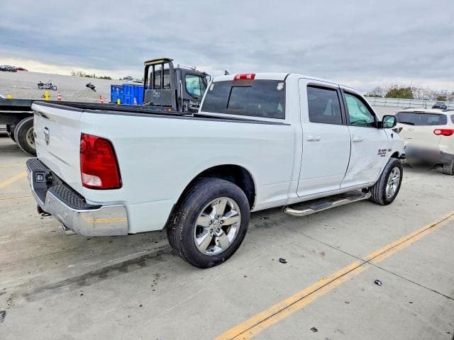 2019 RAM 1500 CLASSIC SLT 3