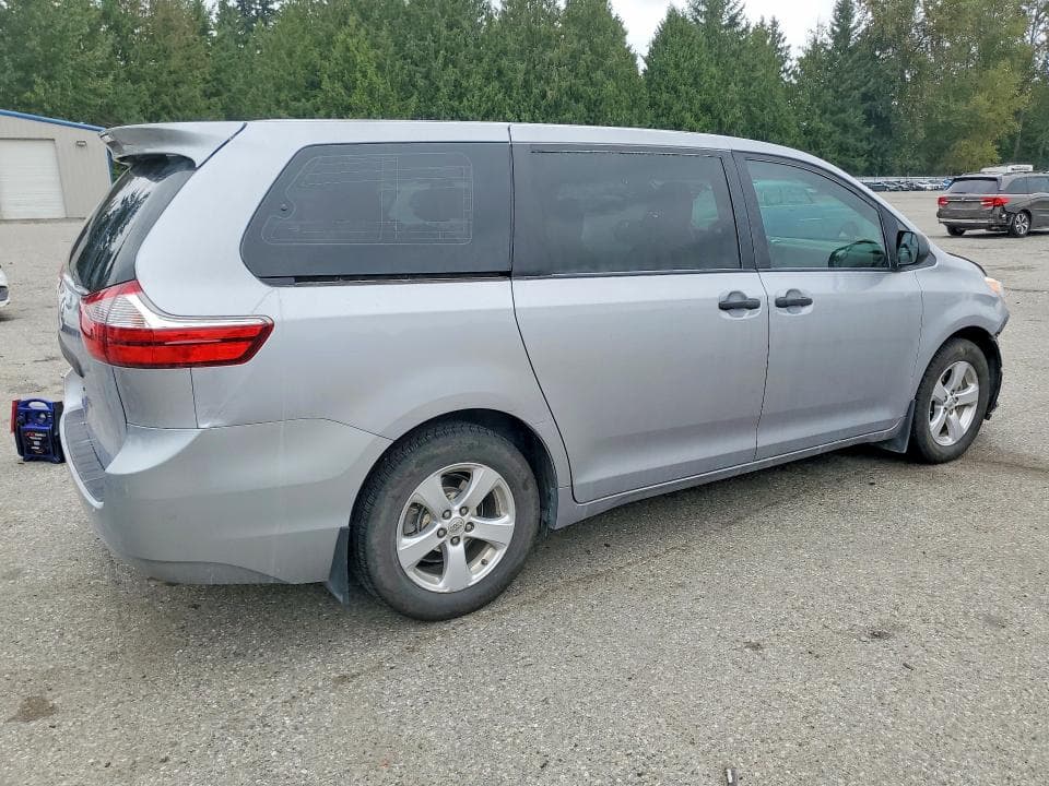 2017 TOYOTA SIENNA L 7-PASSENGER 3