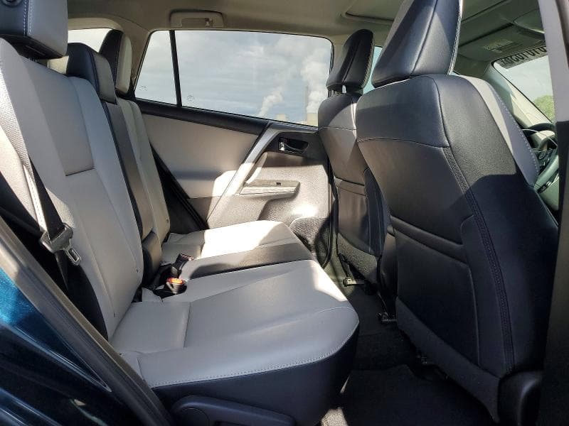 2017 TOYOTA RAV4 PLATINUM 11