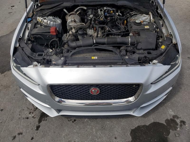 2017 JAGUAR XE 11