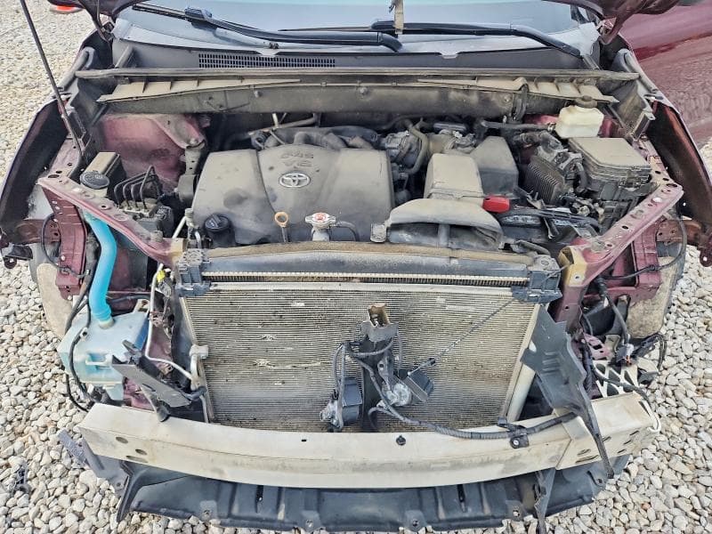 2019 TOYOTA HIGHLANDER XLE 12