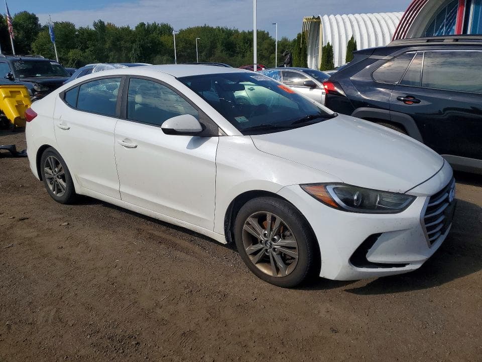 2017 HYUNDAI ELANTRA SE 4