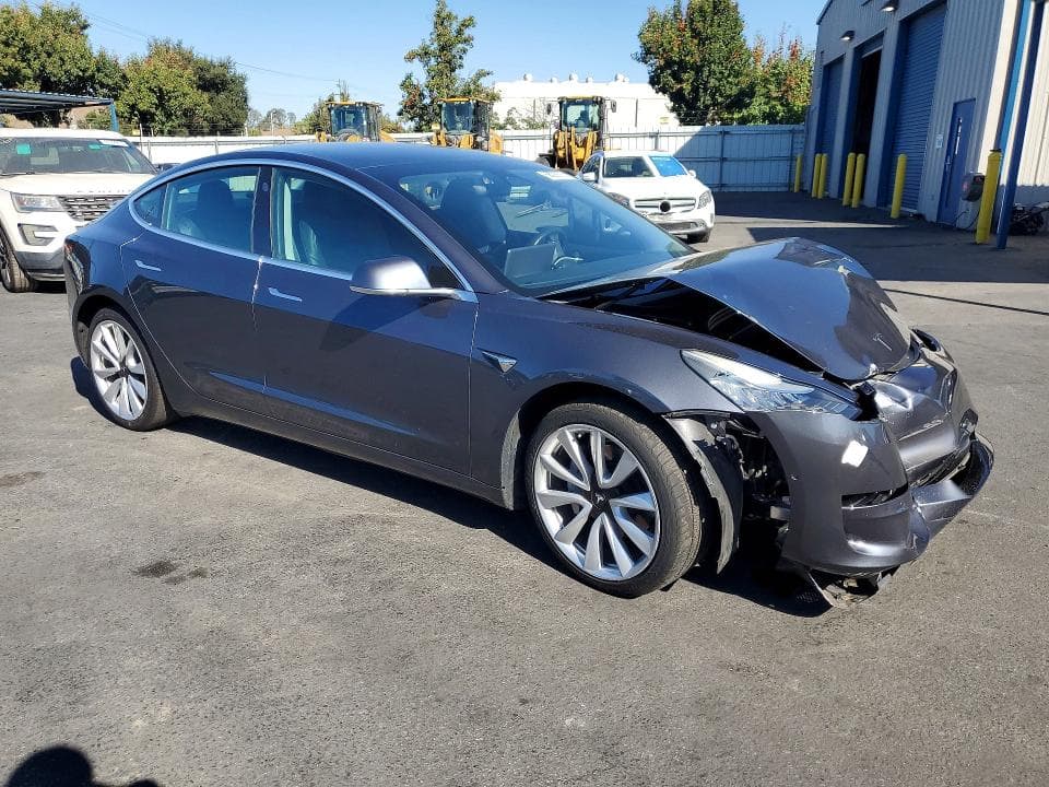 2019 TESLA MODEL 3 4