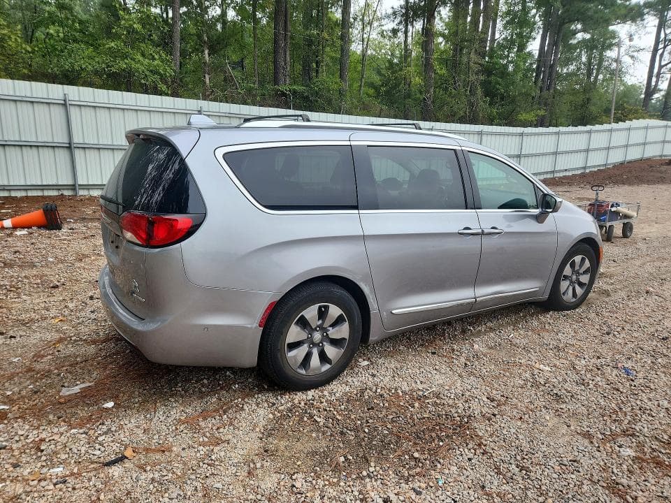 2018 CHRYSLER PACIFICA HYBRID LIMITED 3