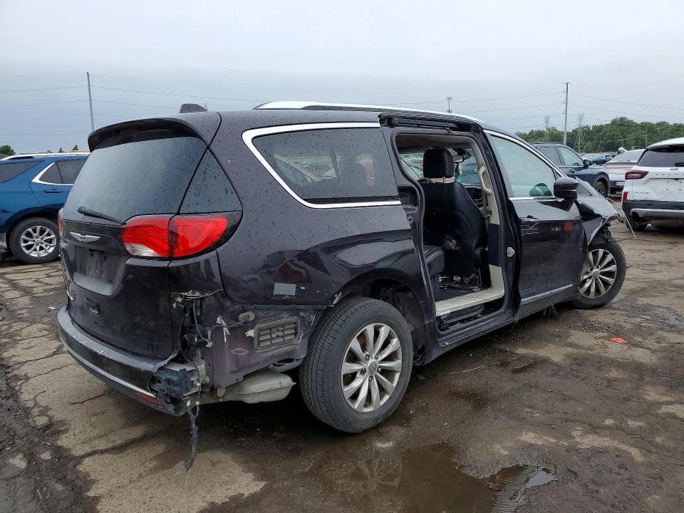 2018 CHRYSLER PACIFICA TOURING L 3
