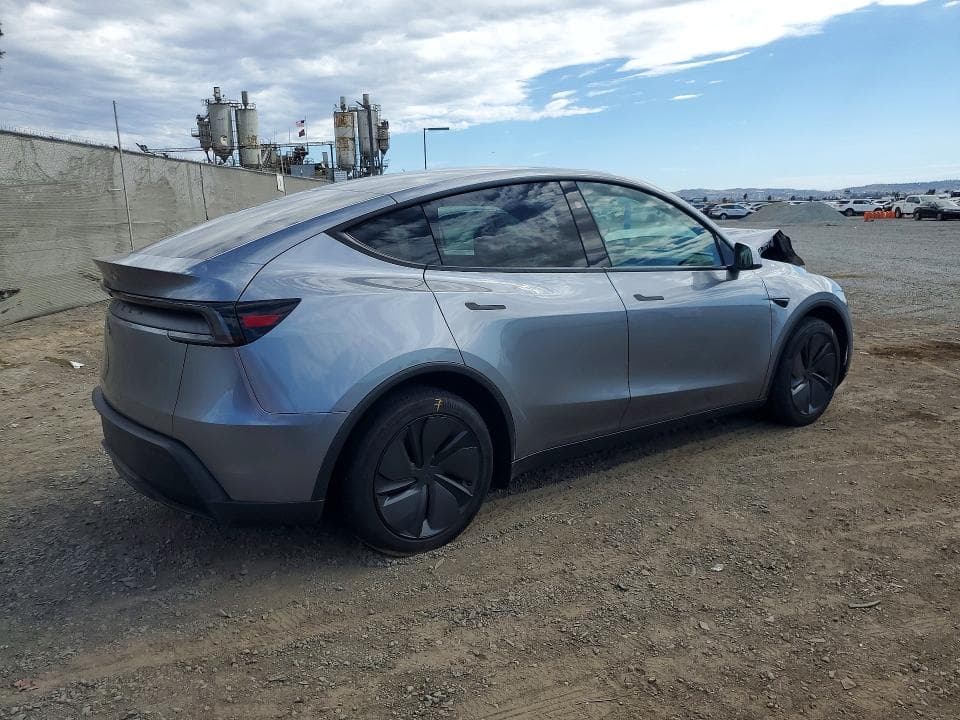 2026 TESLA MODEL  Y 3