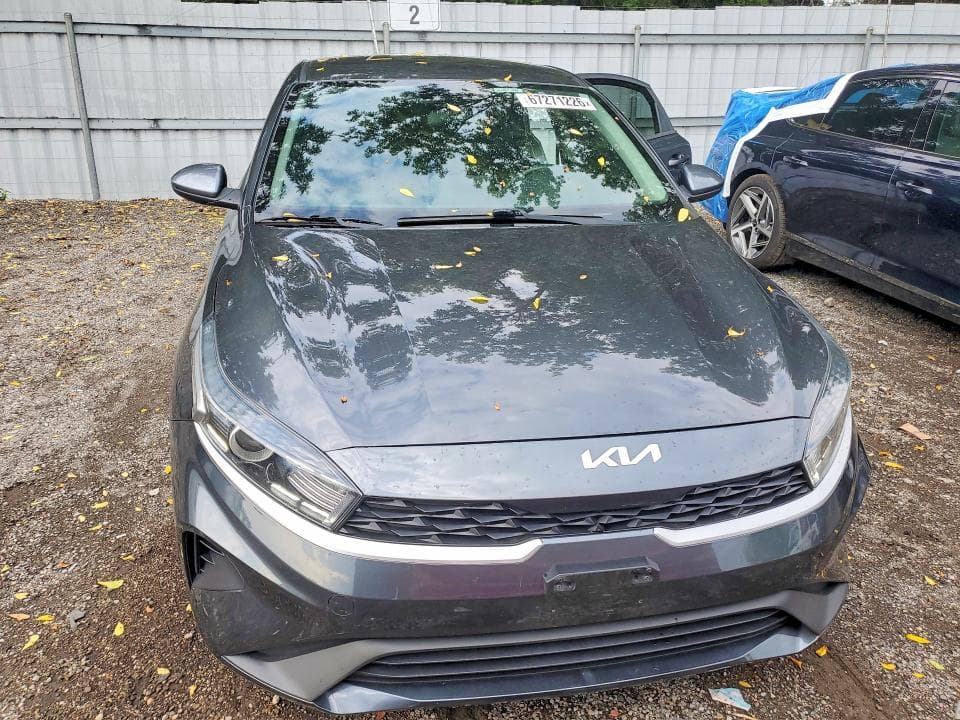 2022 KIA FORTE FE 5