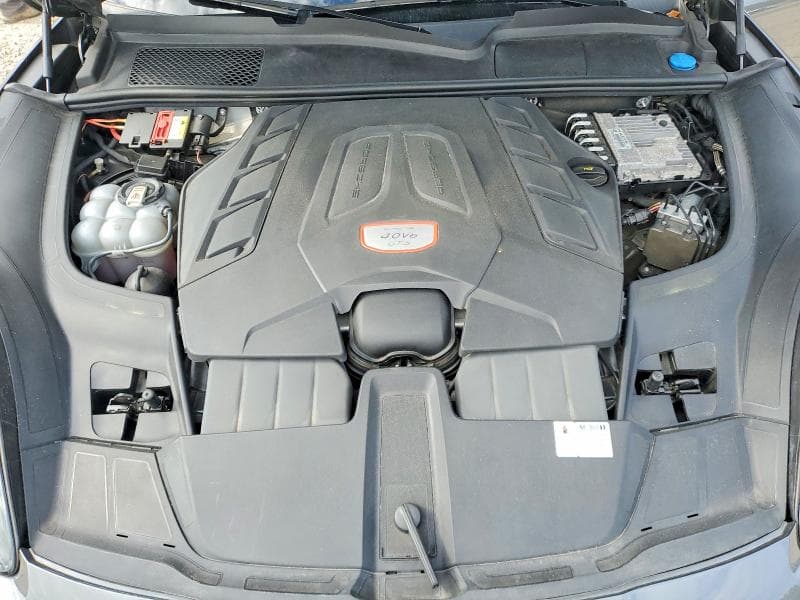 2021 PORSCHE CAYENNE GTS COUPE 12