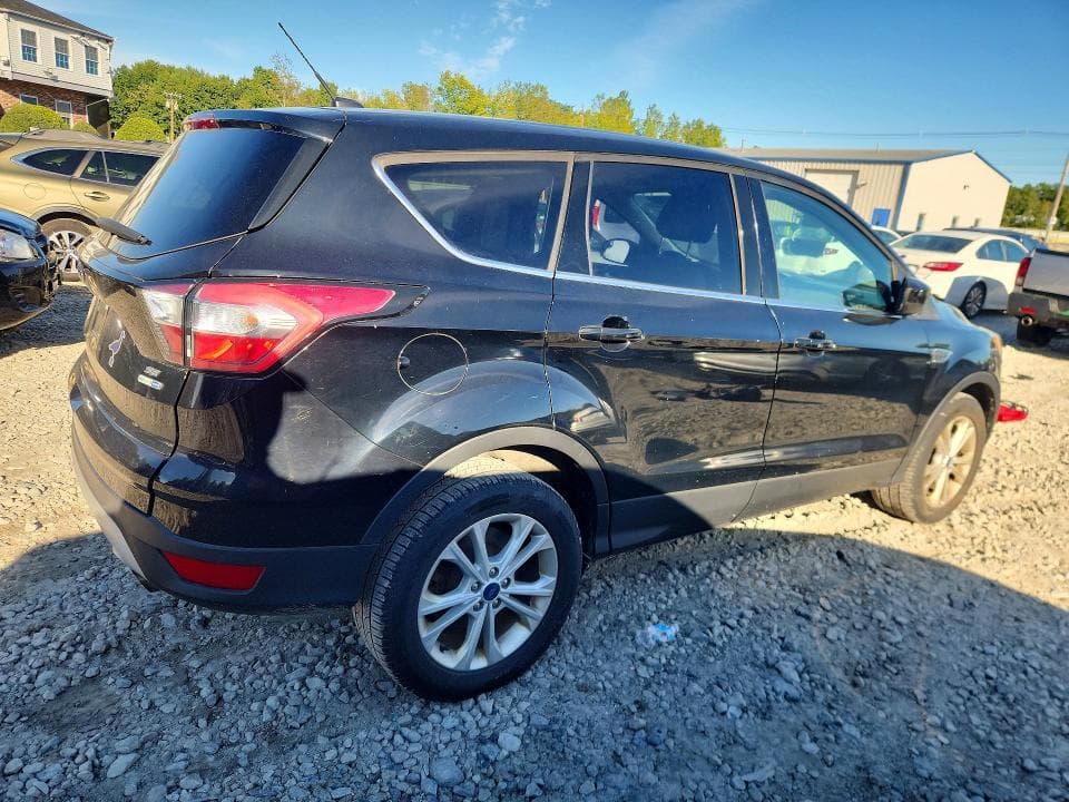 2017 FORD ESCAPE SE 3