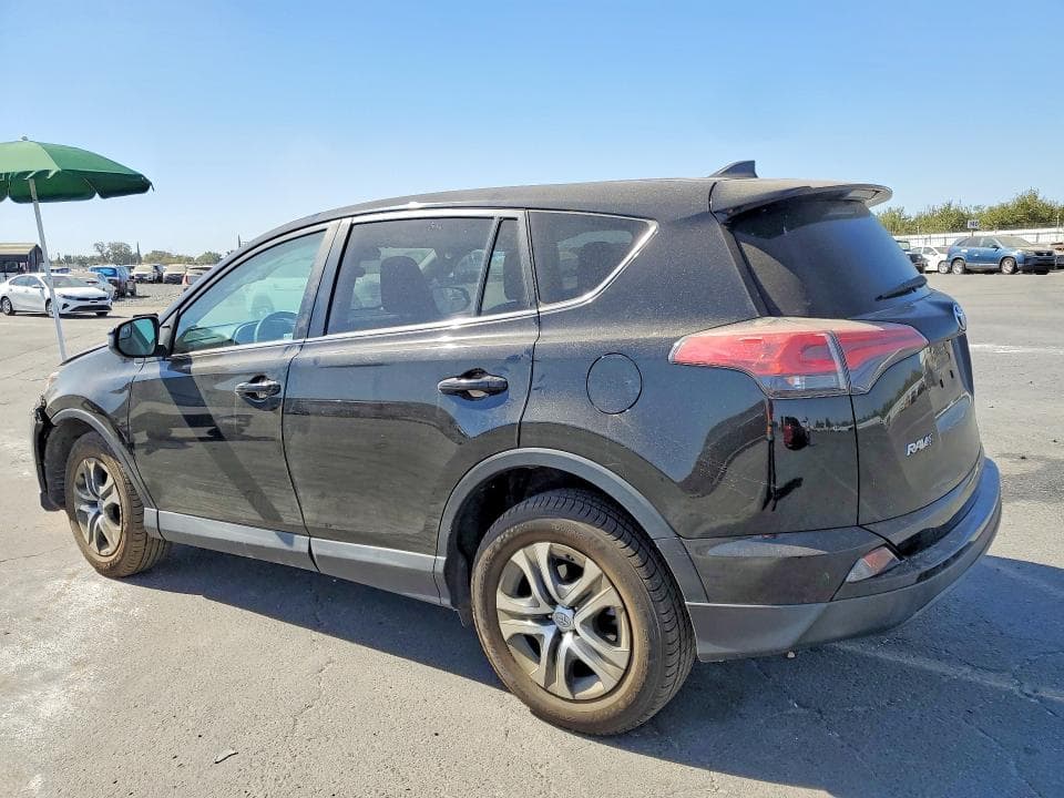 2018 TOYOTA RAV4 LE 2