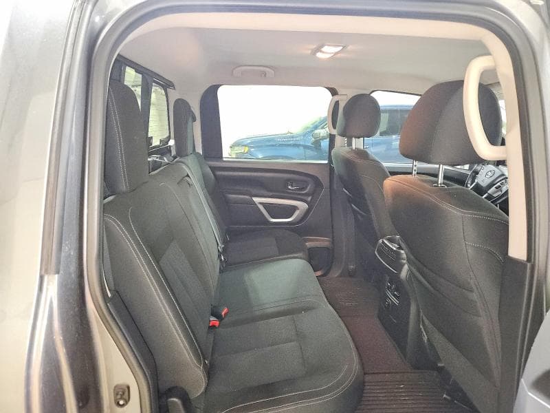 2017 NISSAN TITAN S 10