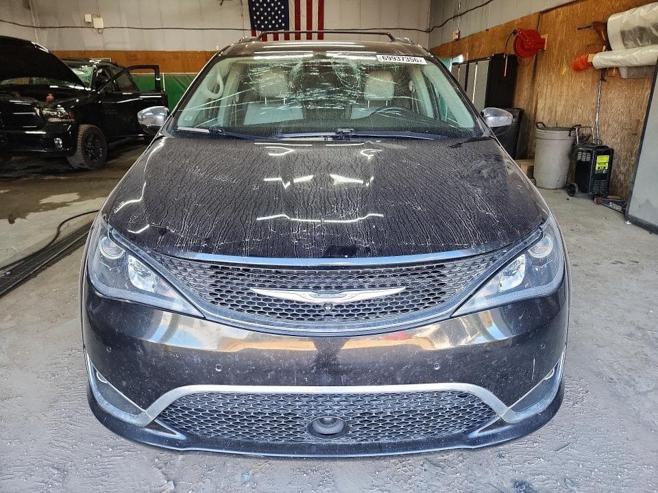 2017 CHRYSLER PACIFICA LIMITED 5