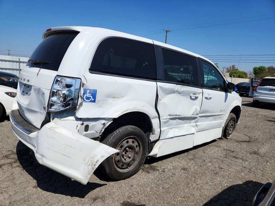 2017 DODGE GRAND CARAVAN SE 3